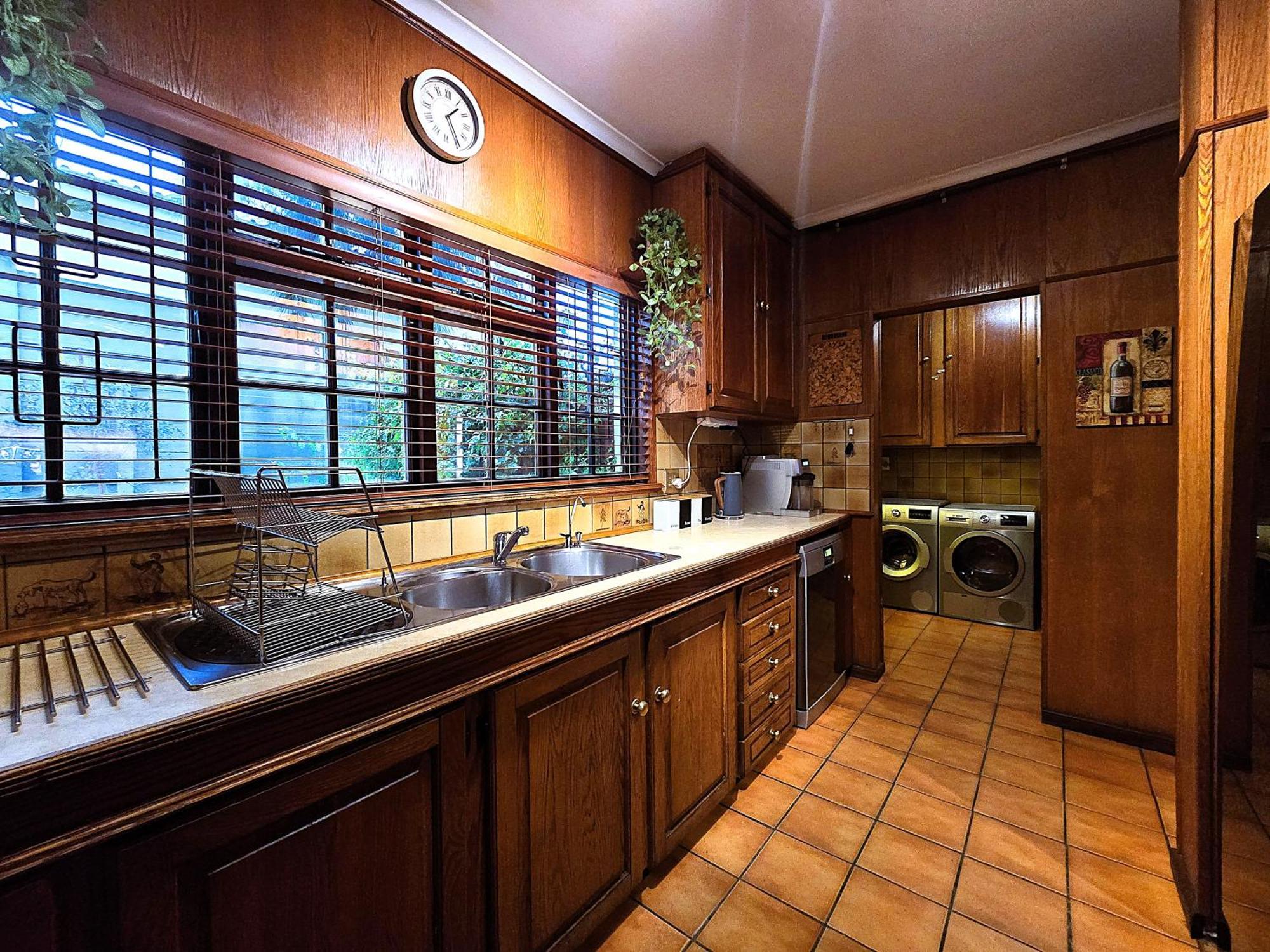 Walters Lane Luxury Main House - No Loadshedding Holiday home