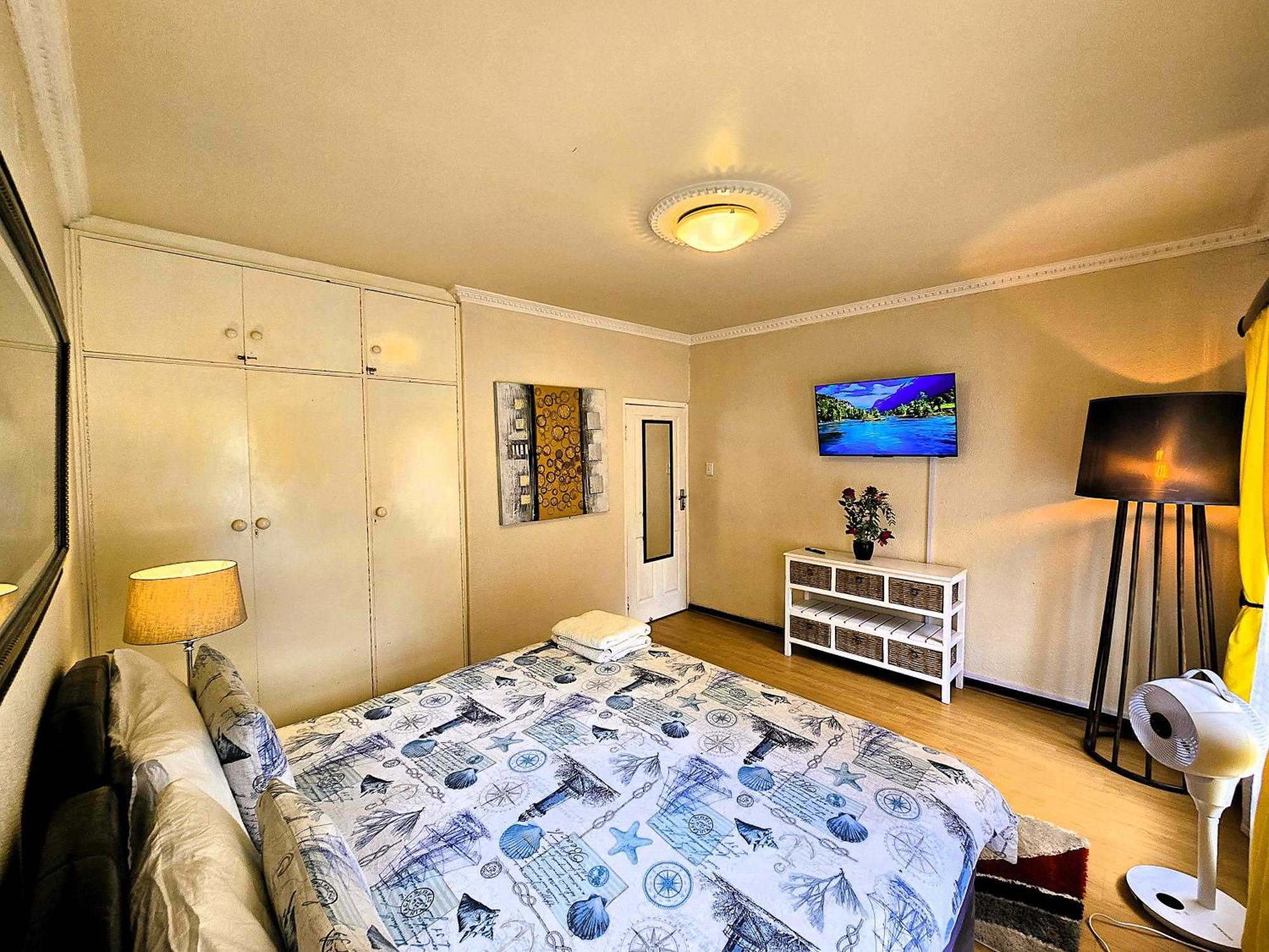 Walters Lane Luxury Main House - No Loadshedding Holiday home *
