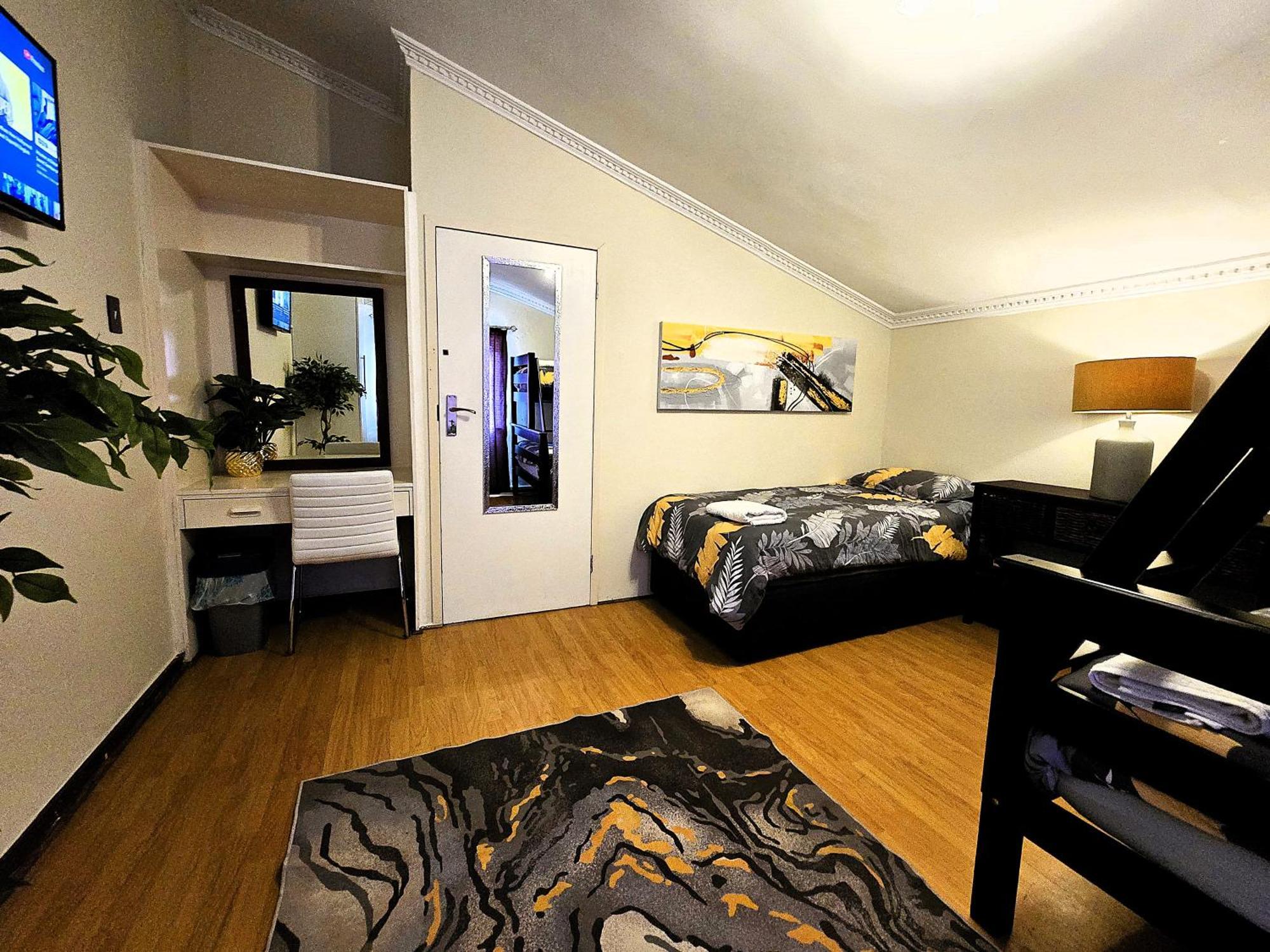 Walters Lane Luxury Main House - No Loadshedding Cape Town