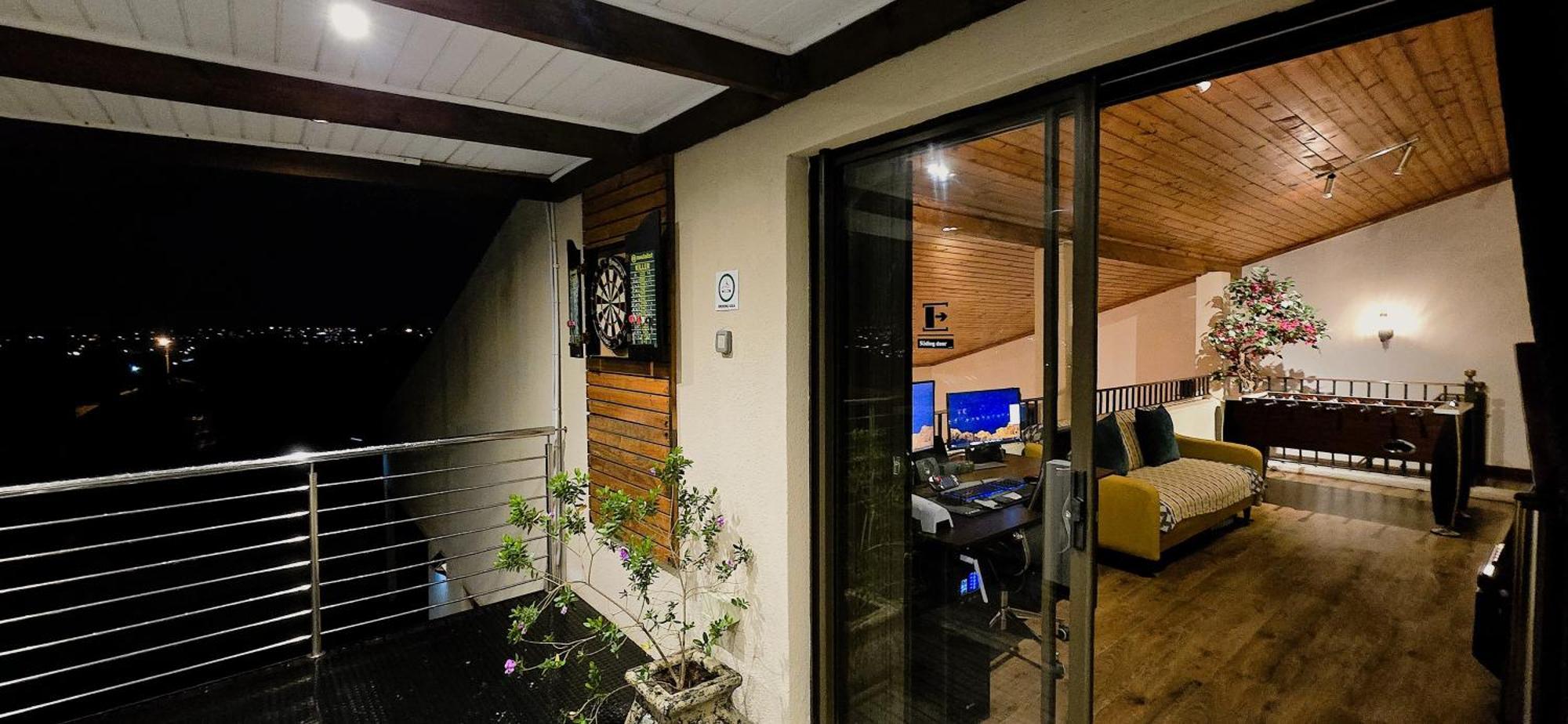Walters Lane Luxury Main House - No Loadshedding *