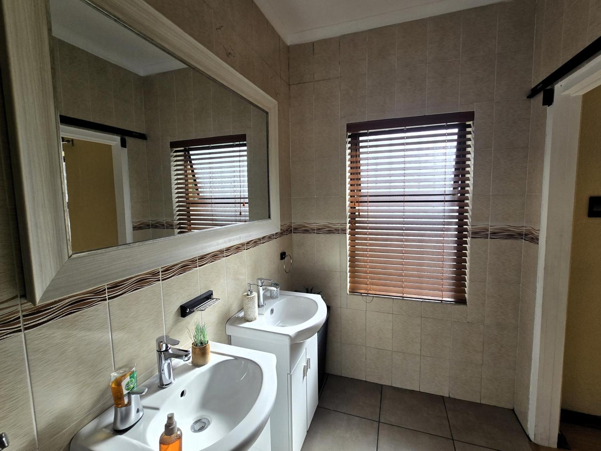 Holiday home Walters Lane Luxury Main House - No Loadshedding